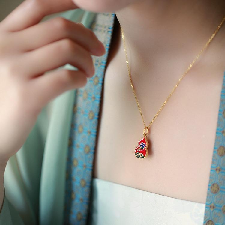 Natural Hetian Jade Gourd Necklace for Women, Vintage Niche Light Luxury Design, Chinese Style Fashion Classic Enamel Clavicle Chain