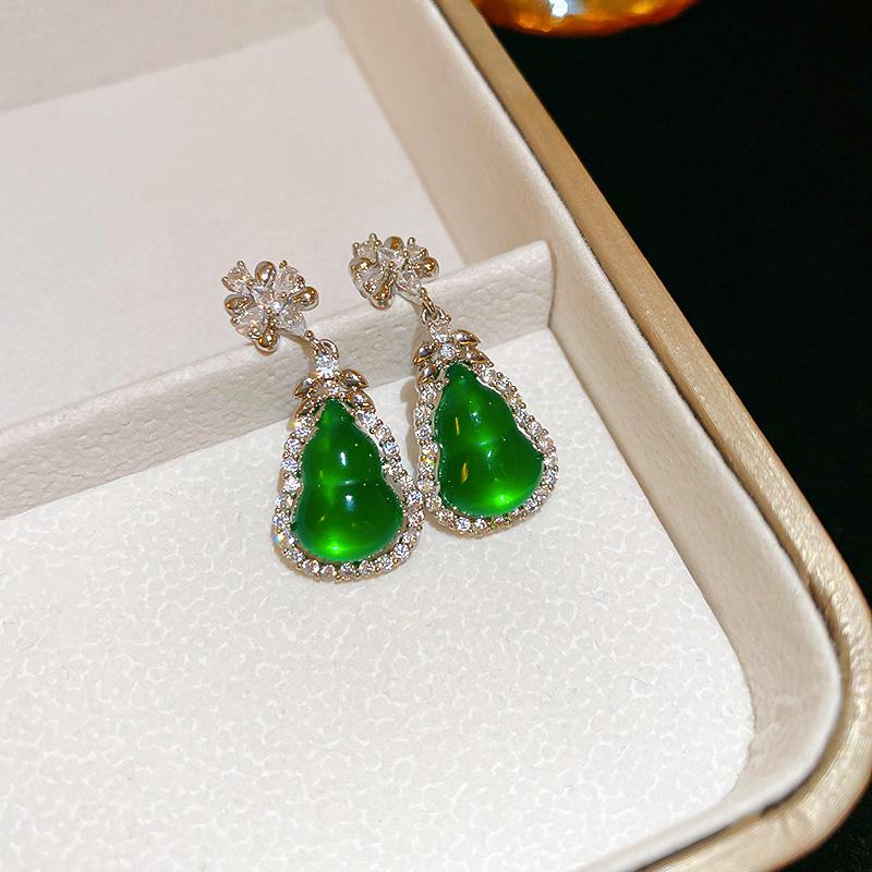 Silvernål Zirkon Utskurna Blomörhängen - Utsökta High-End Stiftörhängen med Känsla för Mode.