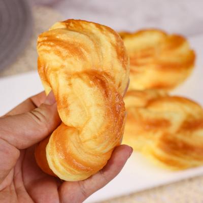 1Pcs Simulation Bread Cake Slow Rebound Small Croissant Twist Package Soft Fragrant Pinch Fake Cake Bread.