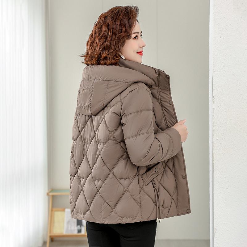 

Новая женская куртка с хлопковой набивкой, короткая, большого размера, с капюшоном, осенне-зимняя, с характером, куртка с хлопковой набивкой для мамы 4XL