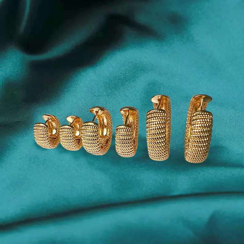 Trendy 18K Gold-Plated Twist Ear Cuff Set – Luxurious INS Style Geometric Earrings