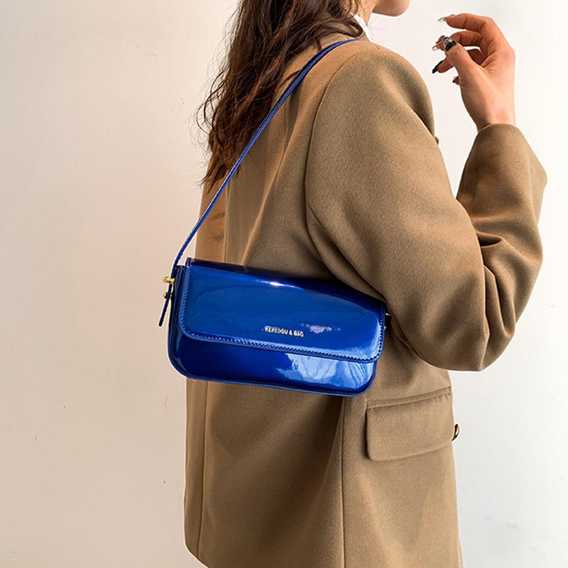 Women Exquisite Crossbody Bag Large Capacity PU Leather Vintage Sling Bag Adjustable Strap Fashion Shoulder Bag Retro Armpit Bag CLE