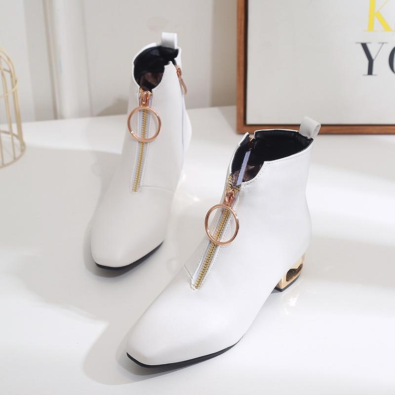 

Новые модные короткие ботинки на квадратном каблуке с боковой молнией и квадратной головкой на среднем каблуке