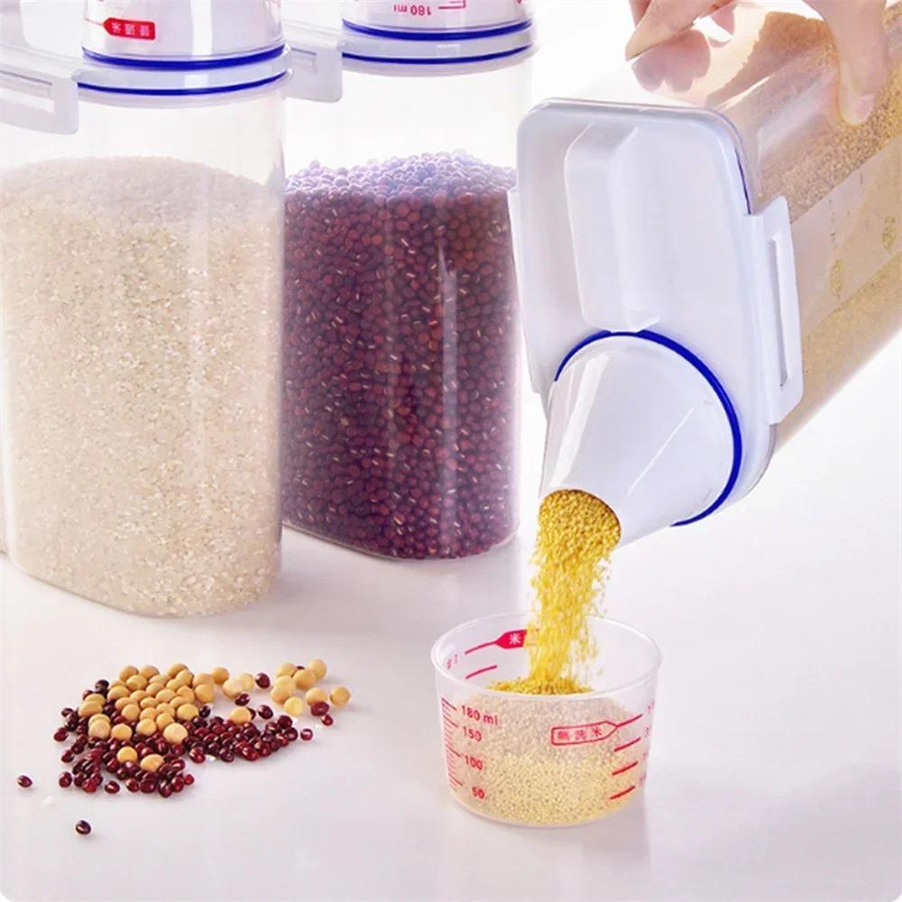 1PC Kitchen Supplies Food Storage Bucket 2L Portable Moistureproof Storage Tank with Scale Cup Food Bucket Plastic Container