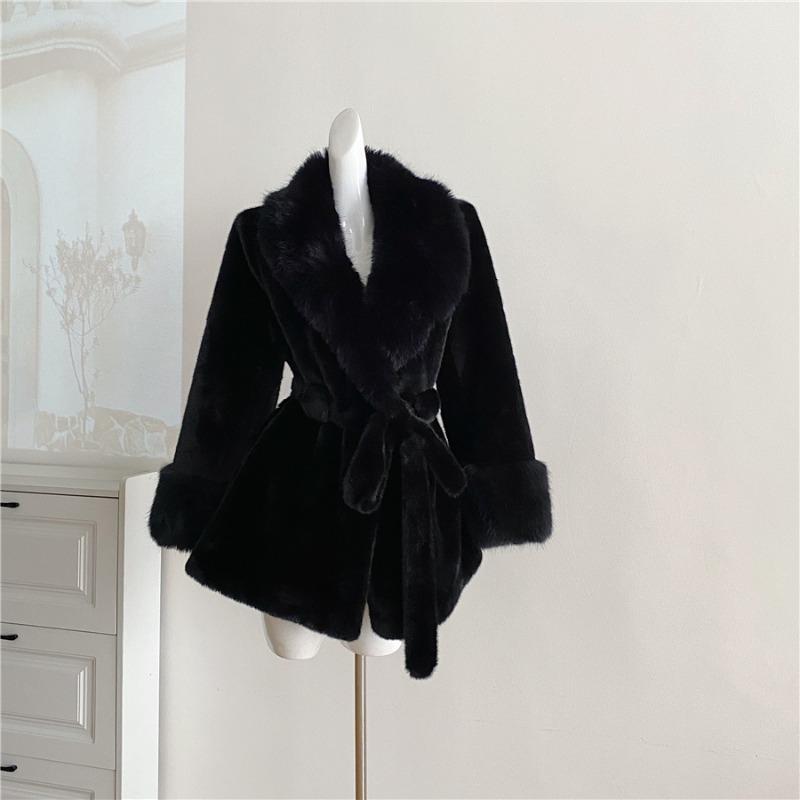 

Осенне-зимнее женское толстое теплое пальто с большим меховым воротником из искусственного меха One Size чёрный