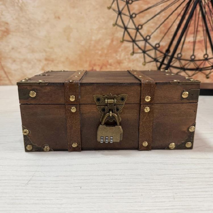 Lockable Wooden Trinket Box with Lock Antique Style Storage Chest for Jewelry Photos Props Display Keepsakes Organiser