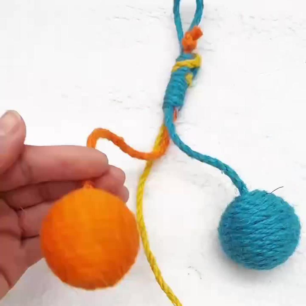 Stylish, well-crafted  toy for  fun and healthy claws. Keep your furry friend entertained for hours with this interact