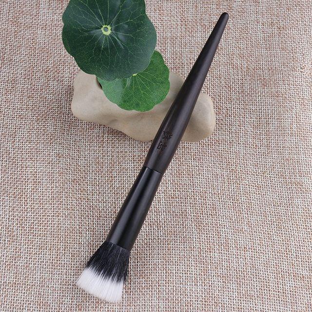 

AME - Blush Brush Black