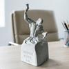 Rzeźba Człowieka Samotnie Budującego Figurka Abstrakcyjna Drukowana 3D Statuetka Biurkowa Figurka Motywacyjna do Dekoracji Domu Biura Stołu Półki