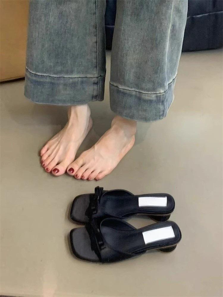 

Туфли-шлепанцы с милым бантом и квадратным носком, женские летние, нескользящие, на низком каблуке, под юбку 35 чёрный