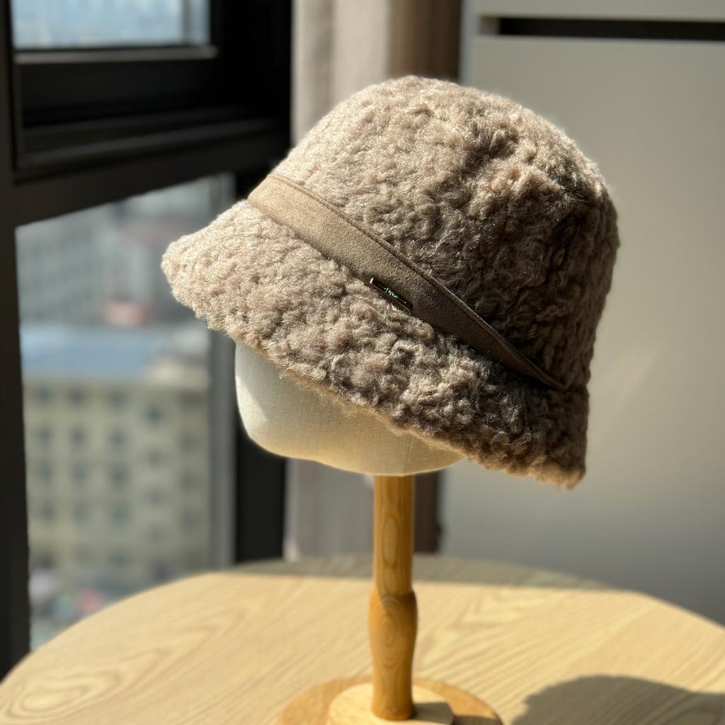 New Hat Women's Winter Warm Lamb Wool Fisherman Hat Showing Face Small Retro Japanese Style Niche Plush Velvet Basin Hat Trend