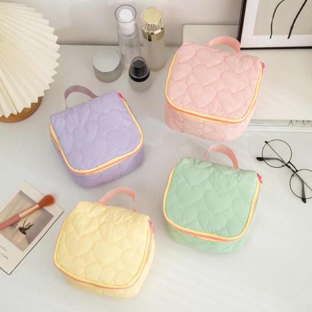 New Portable Makeup Bag Cute Love Pattern Large Capacity Travel Handbag Korean Version Makeup Storage Wash Bag Travel Use
