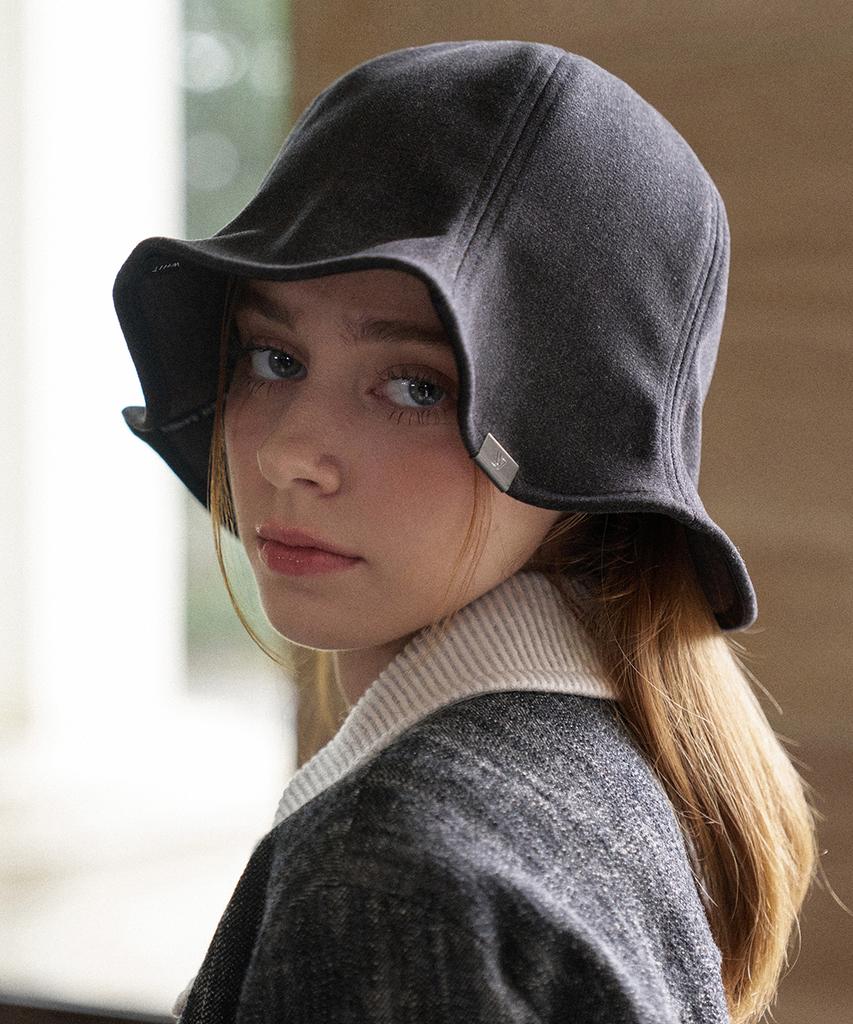 Hwaiteusaenjeu Flare Bucket Hat Ron May (4 Colors)