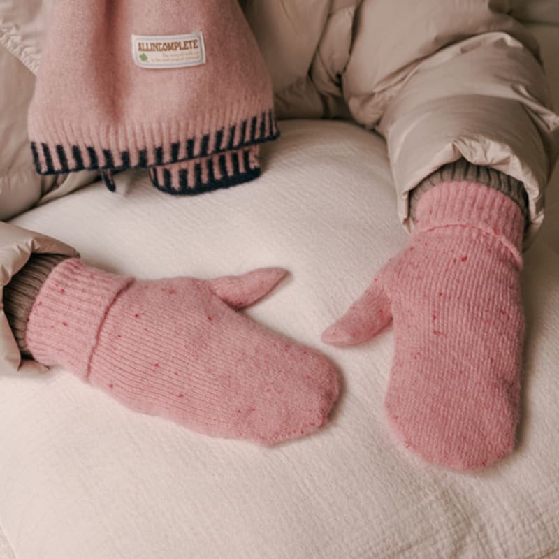 ALLINCOMPLETE Dot Mitten Gloves (4 Colors)