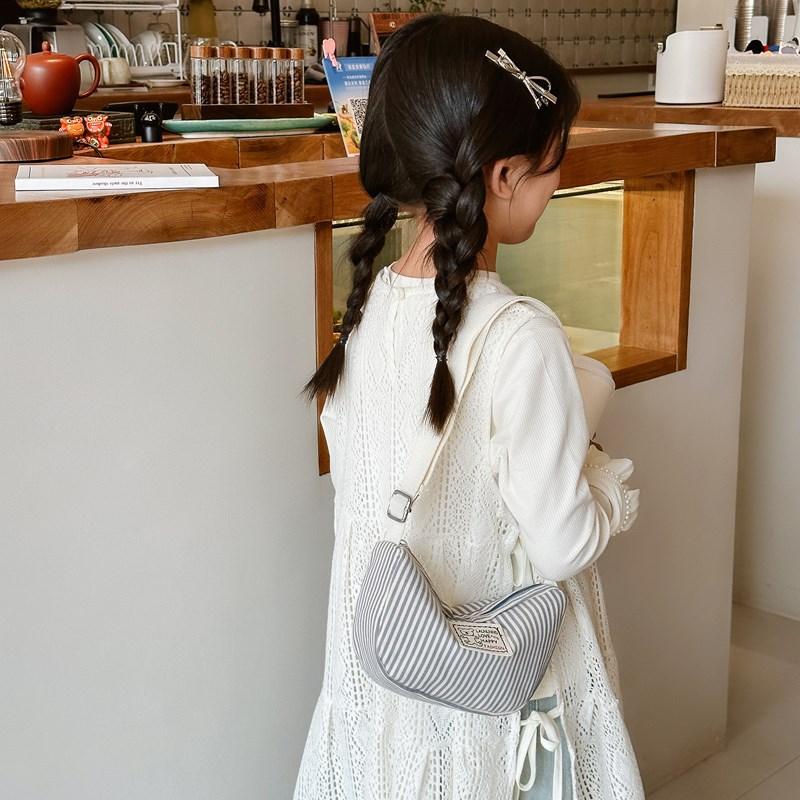 Cartoon Shoulder Bear Bag For Kids Durable And Lightweight Nylon Daily Use