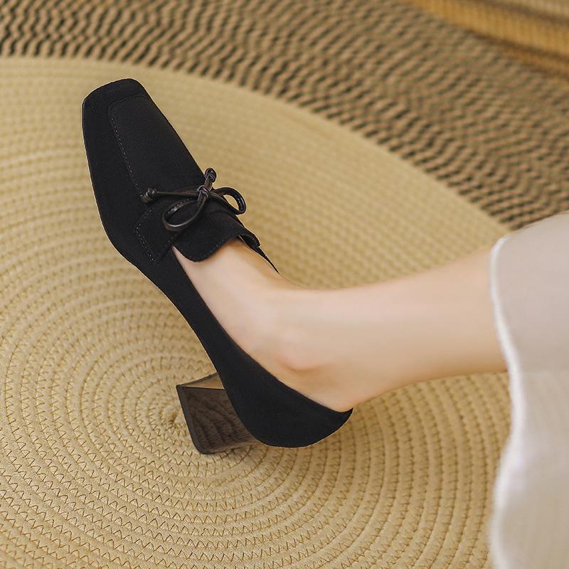 

Autumn and winter thick heel single shoes 2025 new French mid-heel shoes retro British women s shoes bow square head high heels 34 чёрный