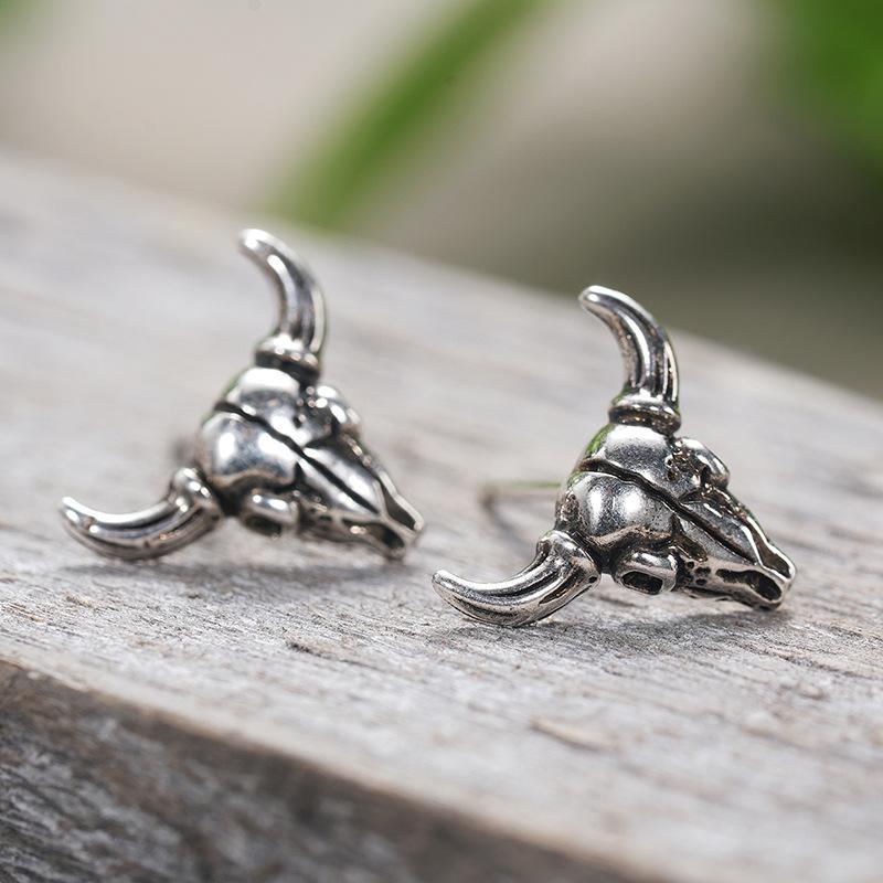skull head cow goat stud earrings, Halloween simulated white bone ornaments, factory wholesale mask retro