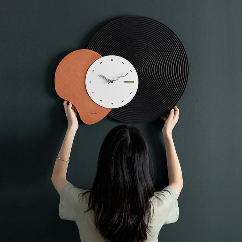 Light Luxury High Wall Clocks Art Living Room Modern Wall Clocks Wall Clocks Personalized Silent Home Use Home Decor Klingel