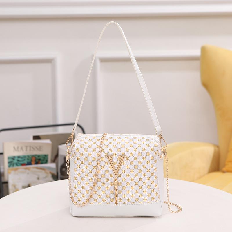 Bag Women's New Fashion Printed Word Jewelry Chain Crossbody Small Square Bag Single Shoulder Armpit Bag One Piece