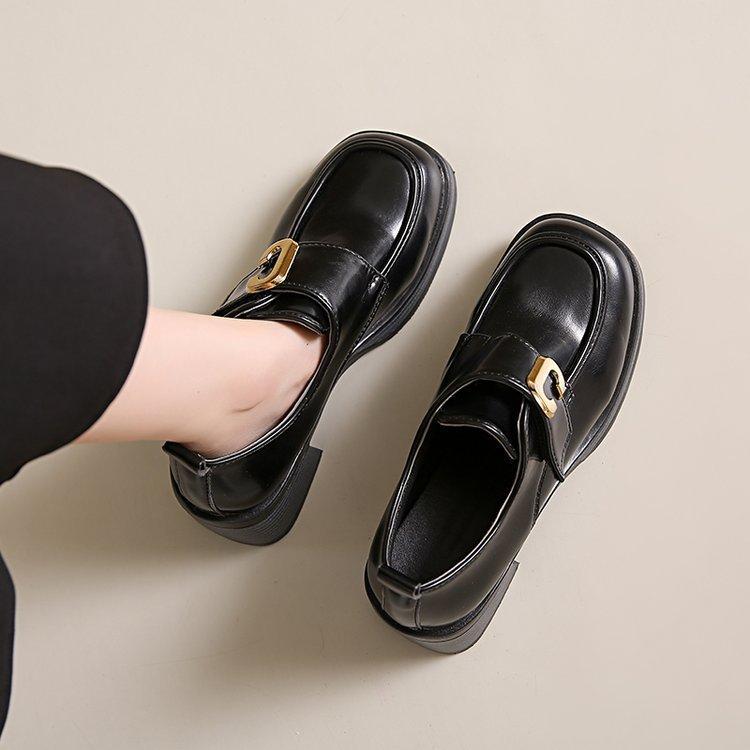 Primavara Toc gros Catarama metalica Le Fu Pantofi Femei Retro Mici Pantofi din piele Cap rotund Pantofi singuri