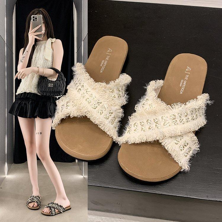 Fairy wind soft-soled cool slippers female summer wear 2025 new Internet celebrity explosion flat-bottomed seaside vacation beach shoes