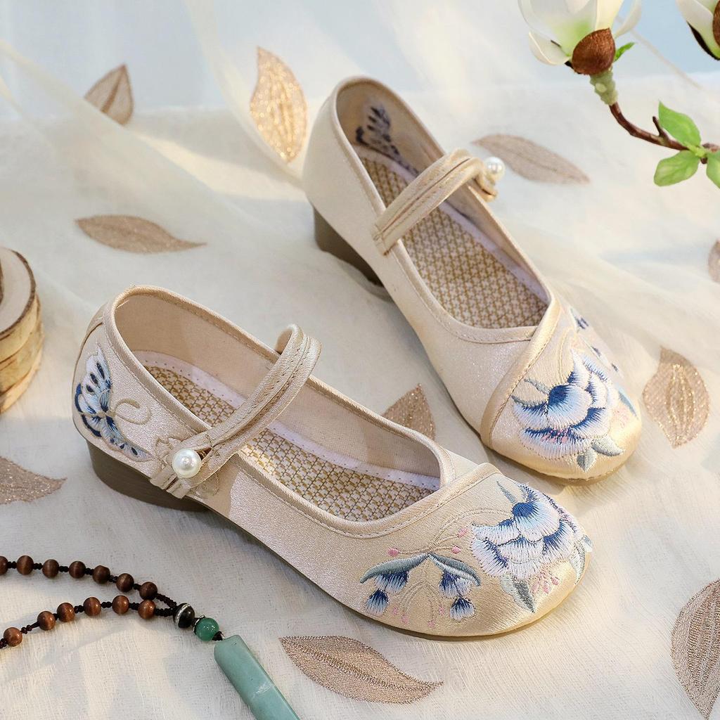 Bingning 2024 Retro Chinese Qipao Embroidered Cloth Shoes
