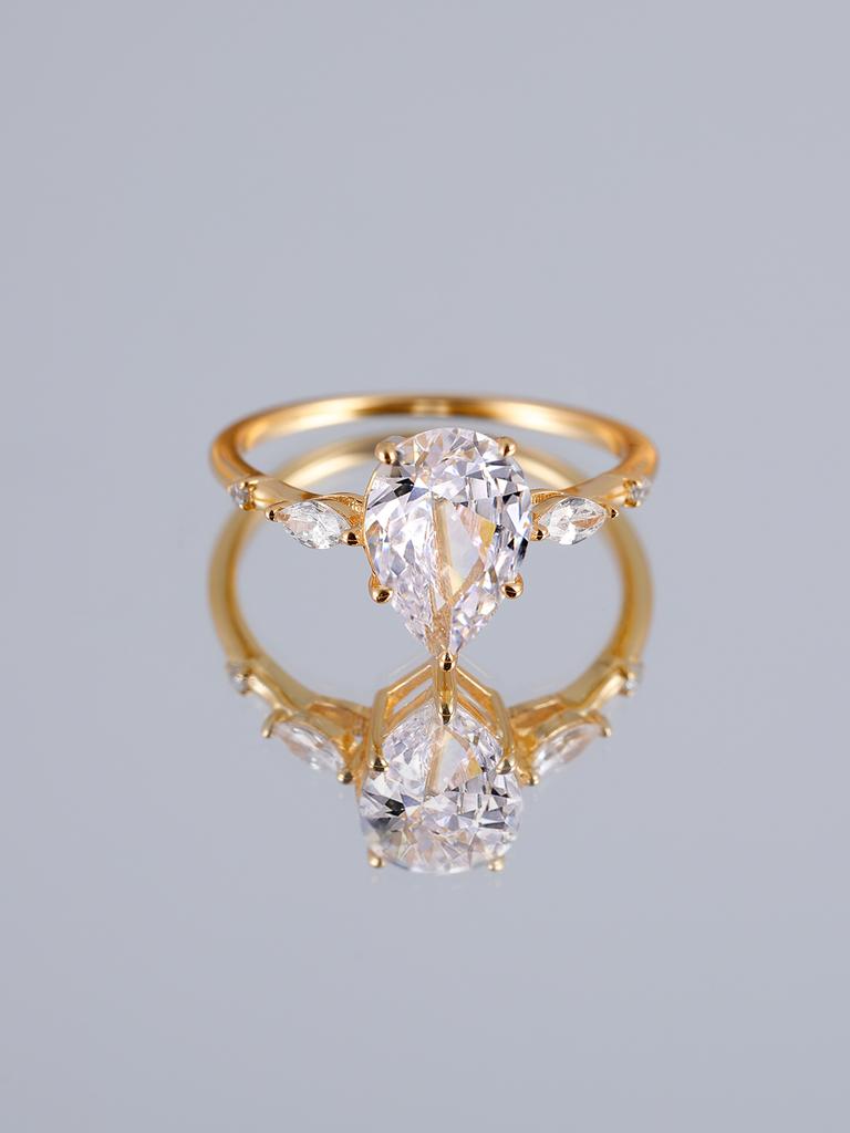 S925 Silver Droplet 7*10mm 2CT Moissanite Ring, A Fine Jewelry Piece, Fashionable and Exquisite, Suitable for Gifting