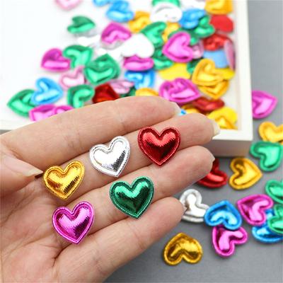 100 szt. 1,7 * 1,6 cm serce pu wyściełane łatki aplikacje na ubrania kapelusze spinki do włosów ozdoby akcesoria DIY rzemiosło zakłopotanie