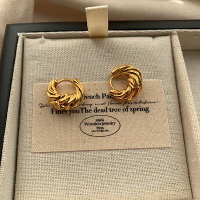 Goldene gewebte geometrische Ohrringe Ohrringe Leichter Luxus Retro Mode Exquisit Täglich Vielseitig High-End Persönlichkeit Einzigartige Ohrringe