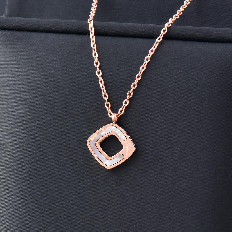 Titan Titan Stahl weiß Shell Tasche Eis Anhänger Edelstahl Halskette Frauen können nicht Farbe Schlüsselbein Kette fallen