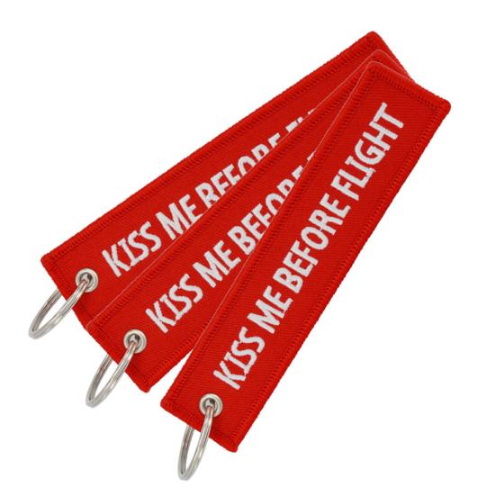 „Kiss Me Before Flight“-Stickerei-Tag, Auto-Schlüsselanhänger, Schlüsselanhänger, Anhänger