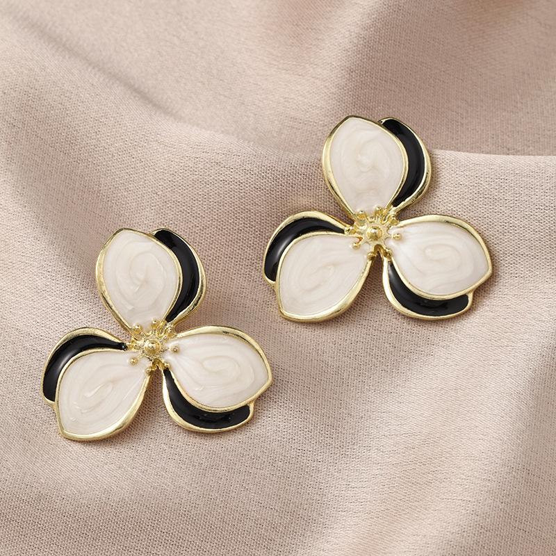 Hot Sale Korean Design Black Oil Dripping Flower Earrings