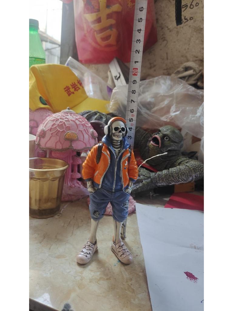 Cross-Border Cool Skeleton Figurines: Halloween Resin Ornaments and Decorations