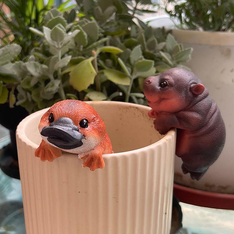 Plant Pot Hanger Resin Climbing Flower Pot Hanger Figurines Cute Animal Hanging Hippo Platypus Otter Statue Plant Pot Hugger