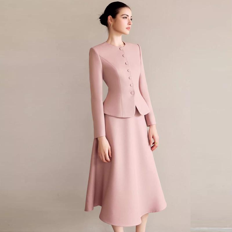 2025 Spring Collection: Elegant Pink Two-Piece Suit for Professional Wear