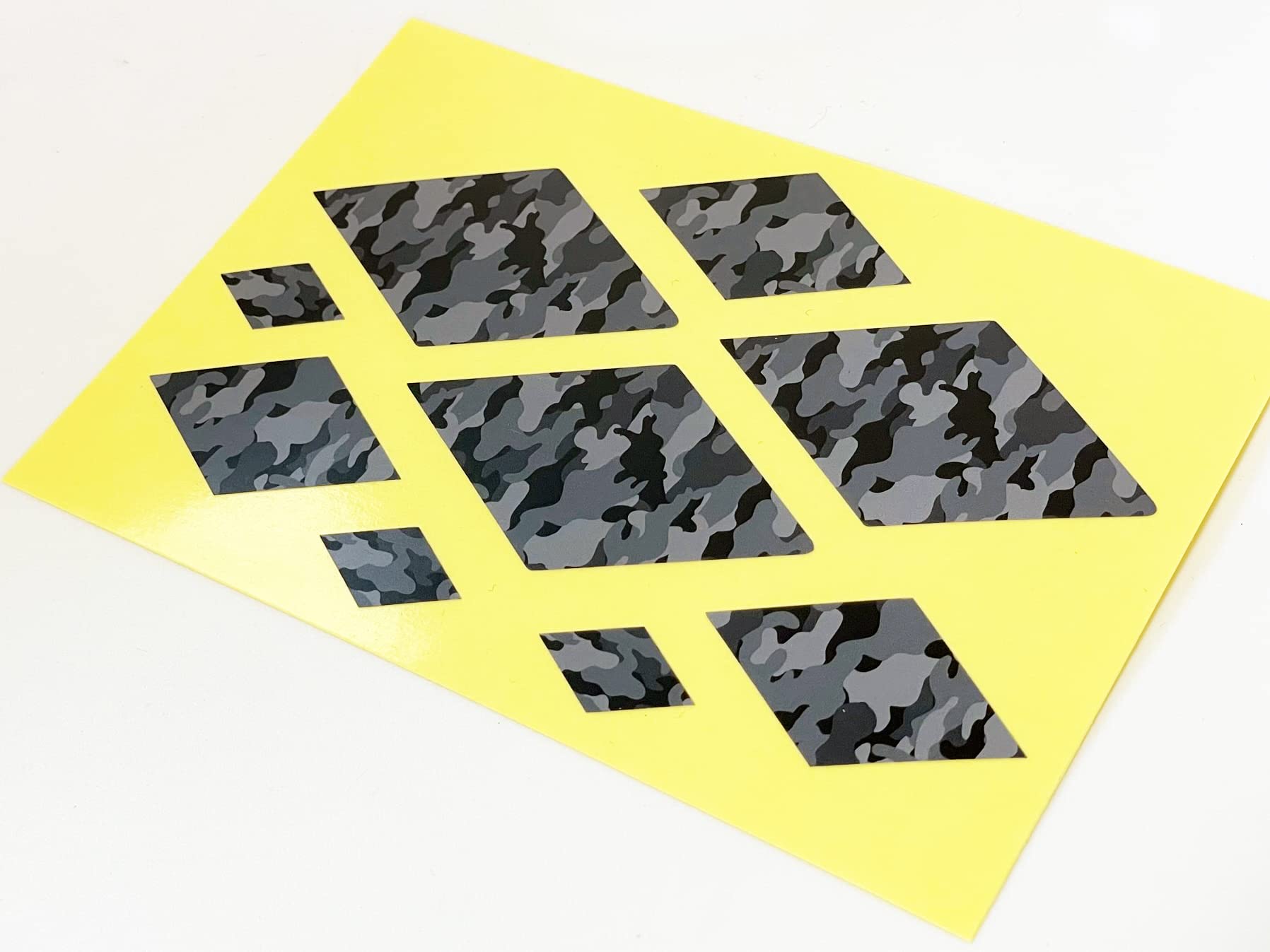 

Делика Д: 5 MC Наклейка с эмблемой с тремя бриллиантами Камуфляжно-серая серый