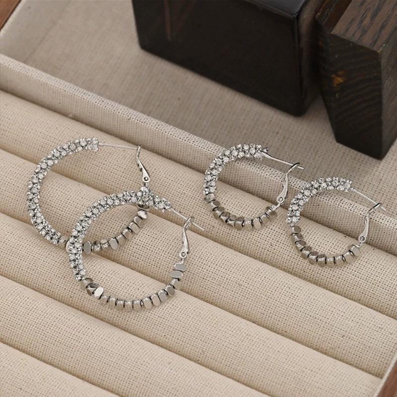 Silver Needle Geometric Heart Hoop Earrings - Retro & High-End Style for a Bold Look