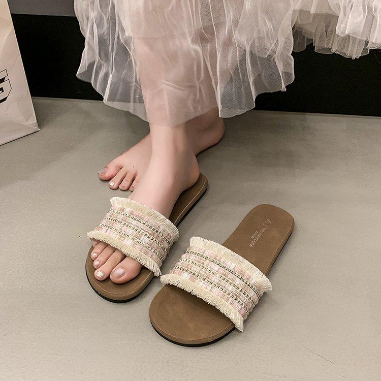 Niche Design Soft Flat Bottom One-word Drag Summer 2025 New Korean Version Woven Casual Wear Open-toed Cool Slippers