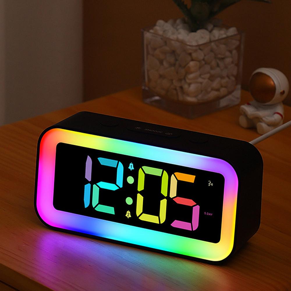 

Цветной светодиодный RGB-будильник с ночником и различными режимами отображения. Умная звуковая активация подсветки. Украшение дома белый