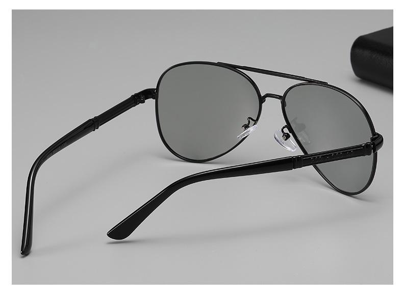 Men's Trendy Polarized Photochromic Aviator Sunglasses for Driving