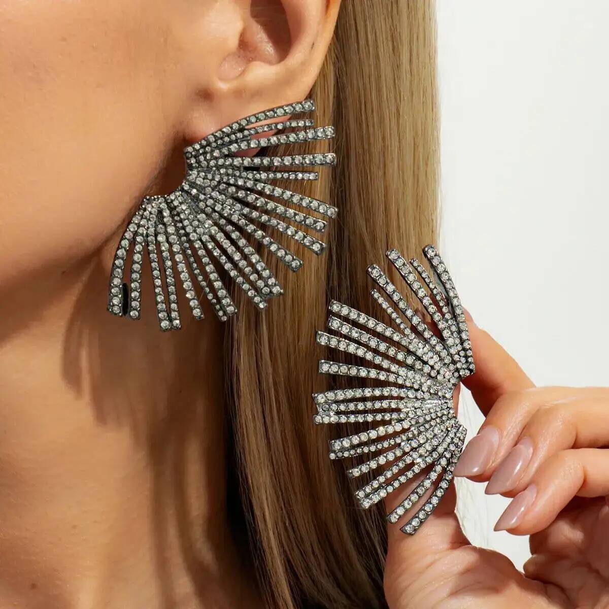 

SHIXIN Luxury Full Rhinestones Fan Shaped Large Stud Earrings Women Elegant Shiny Crystal Irregular Earrings Bride Party Jewelry