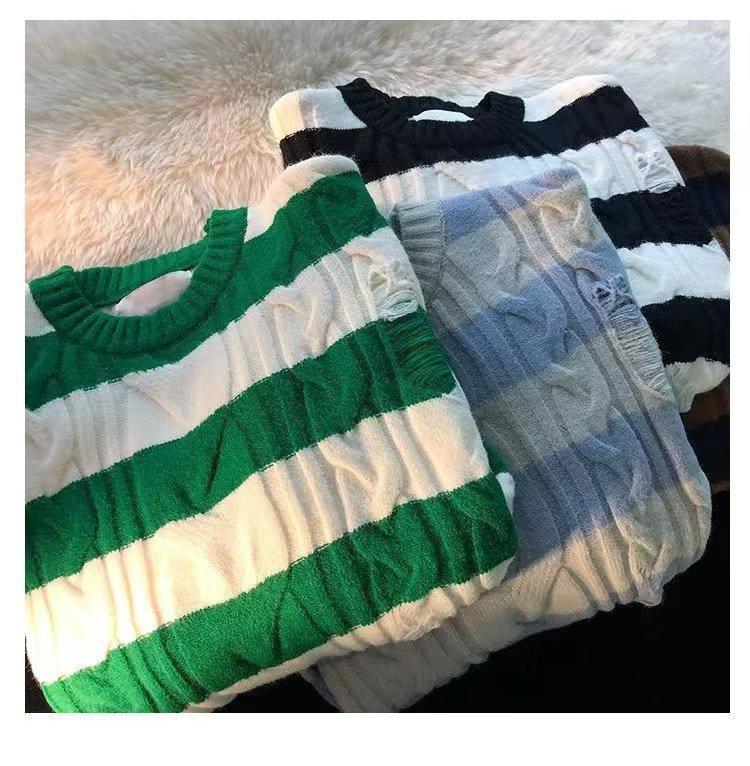 Retro Pruhovaný Unisex Svetr pro Muže a Ženy - Trendy Podzimní/Zimní Volný Pletený Design.