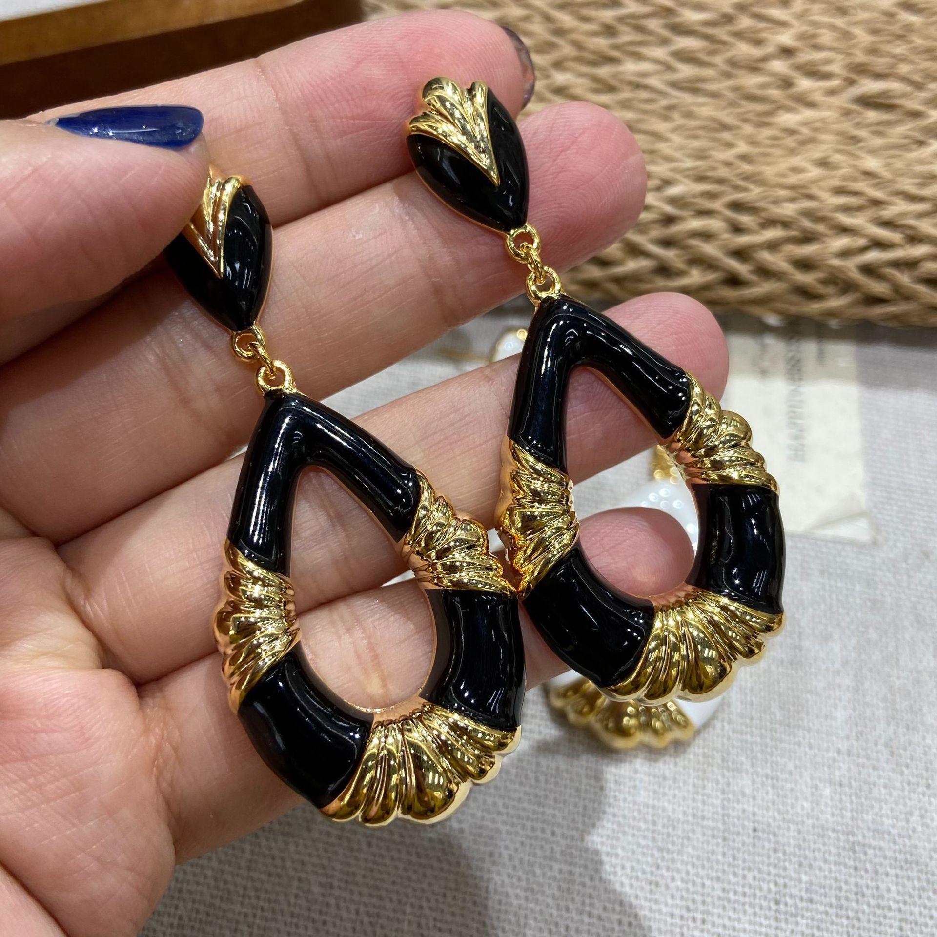 Retro Oil Drop Flower Hollow Water Drop Earrings Fashionable French Niche Temperament High-End Earrings Women