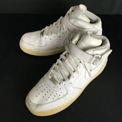 Air Force 1 82 Aukšto kirpimo sportbačiai Balti Dydis 27.0cm(NAUDOTA)