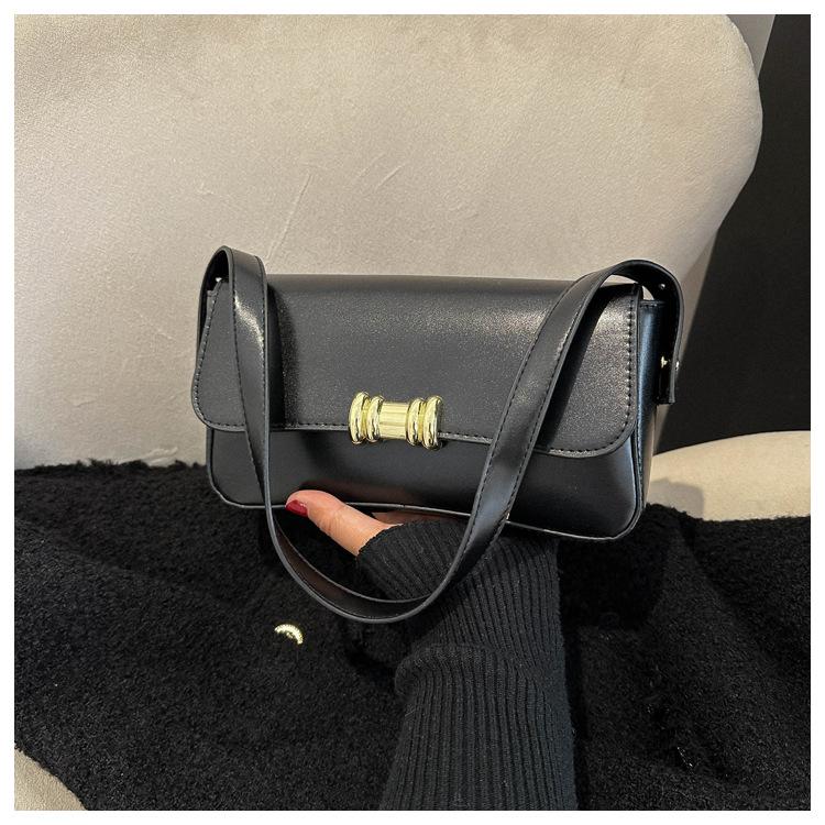 Temperament Fashionable Retro 2025 New Texture Casual Solid Color Simple New Autumn Shoulder Armpit Small Square Bag