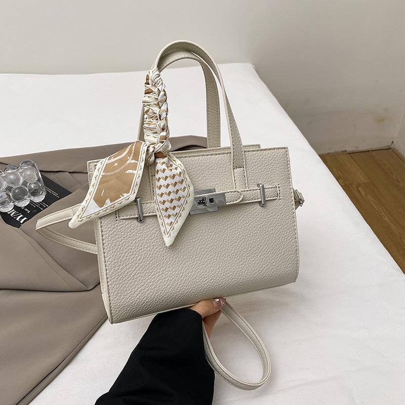 New Stylish and Simple Light Luxury Silk Scarf Killer Bag Portable Shoulder Messenger Women's Bag