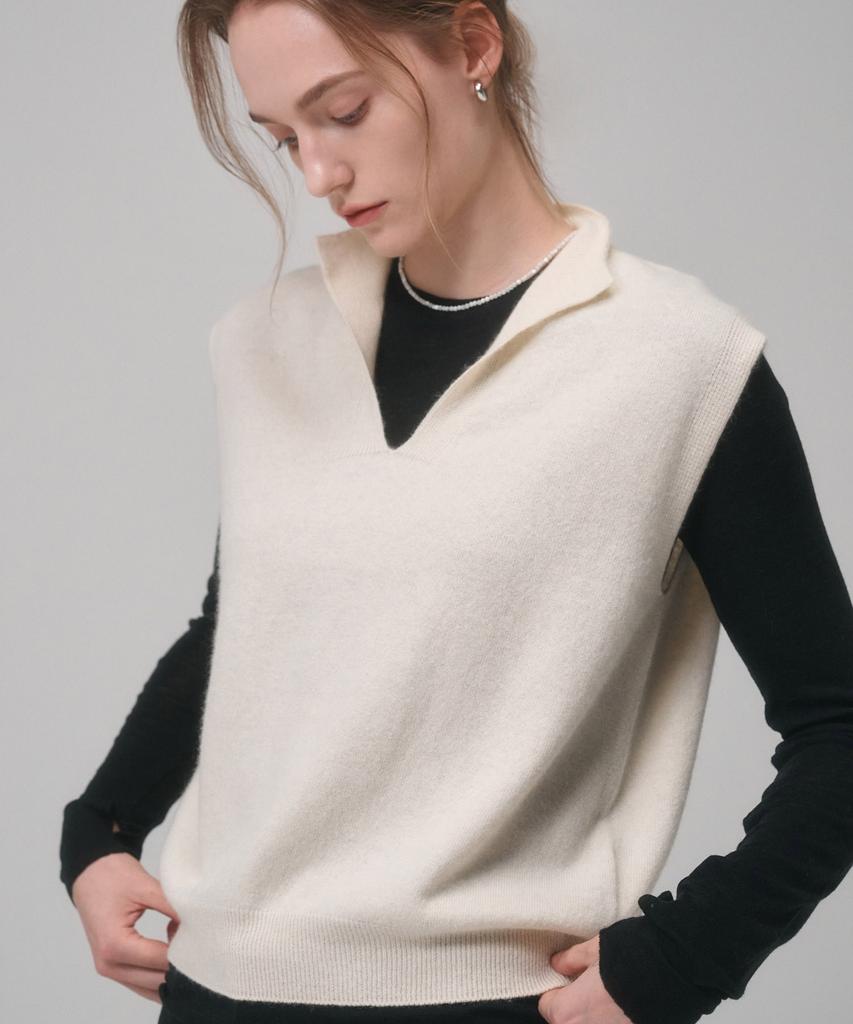 Saintluxure Half-Collar Knit Vest Ivory
