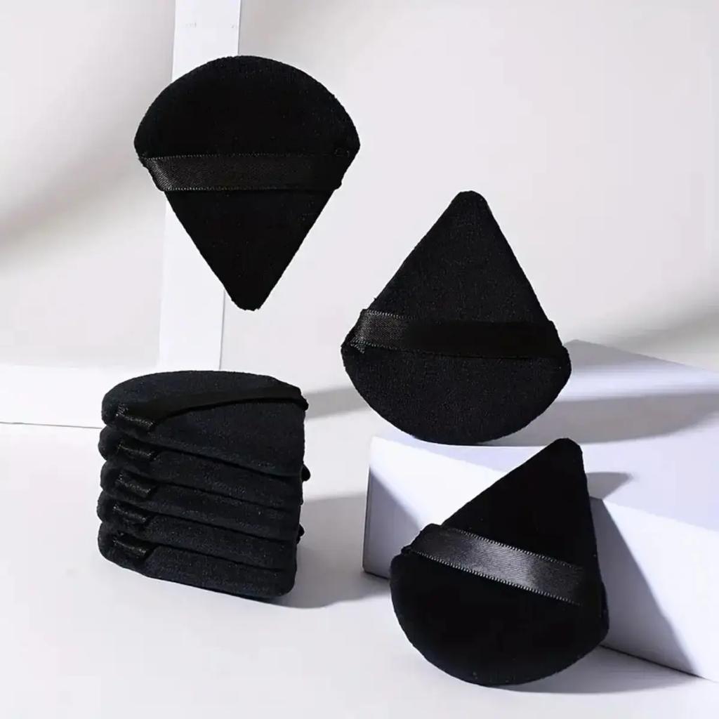 Dreieckiger fächerförmiger flauschiger Puderquaste Honig-Puff Make-up Fixierung Air Cushion feiner flauschiger Puder Spezialschwamm Trockenpuderquaste