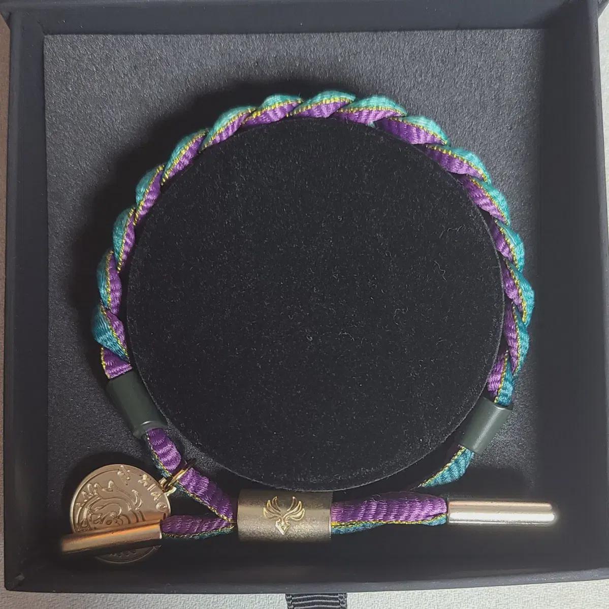 

Wonshin Cow Strap Bracelet