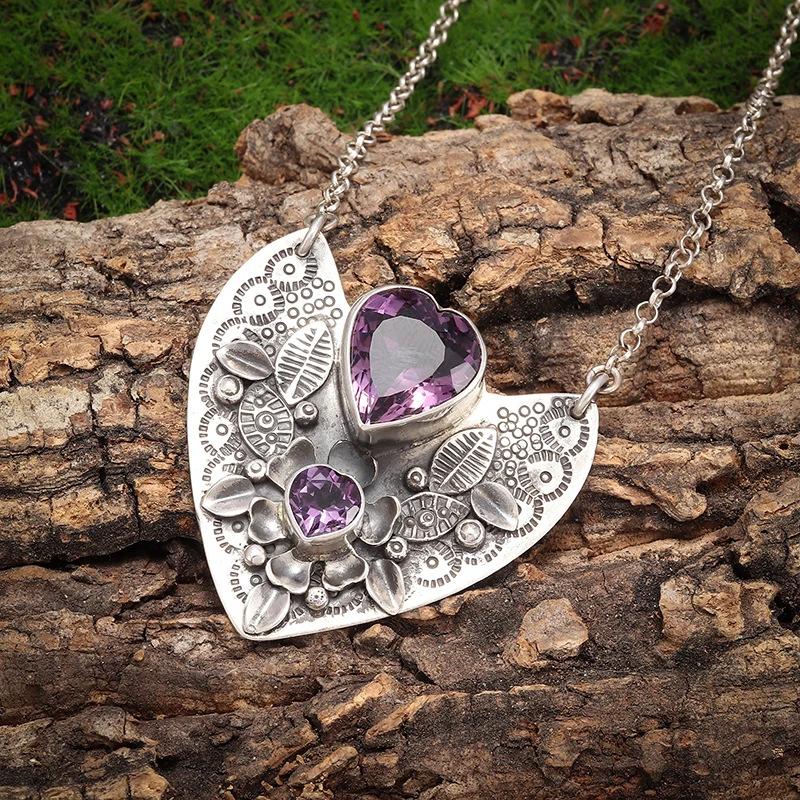 

Fashion Trend Love Necklace